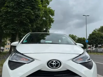 Gebraucht Toyota Aygo 72 PS (52 kW) 2021 Weiß Kleinwagen