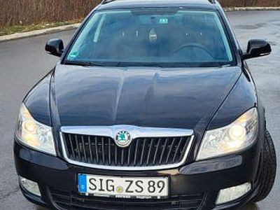 Gebraucht Skoda Octavia Elegance 105 PS (77 kW) 2011 Schwarz Kombi