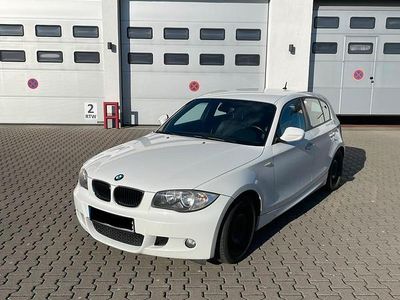 Gebraucht BMW 116 122 PS (89 kW) 2010 Weiß Kleinwagen