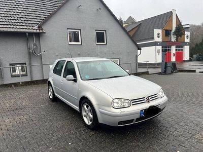 Gebraucht VW Golf IV 105 PS (77 kW) 1998 Silber Kleinwagen
