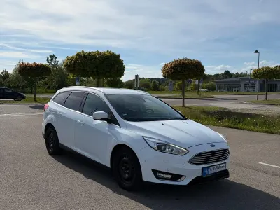 Gebraucht Ford Focus 150 PS (110 kW) 2015 Weiß Kombi