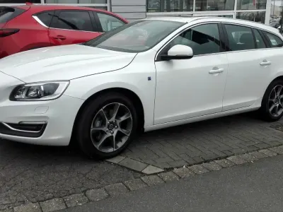 Gebraucht Volvo V60 Ocean Race 224 PS (164 kW) 2015 Weiß Kombi
