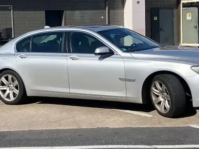 Gebraucht BMW 750L 408 PS (300 kW) 2009 Silber Limousine