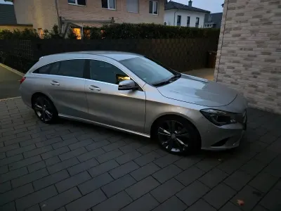 Gebraucht Mercedes CLA200 136 PS (100 kW) 2016 Silber Kombi