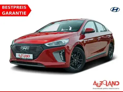 Gebraucht Hyundai Ioniq Style 141 PS (103 kW) 2018 Fiery red metallic Kleinwagen