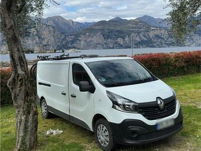 Second-hand Renault Trafic 116 CP (85 kW) 2016 Alb Monovolum