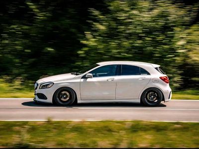 Weiß Gebraucht 2016 Mercedes A200 AMG line Kleinwagen | 16.320 € (Teuer)