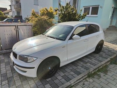 Gebraucht BMW 116 Sport Line 122 PS (89 kW) 2009 Weiß Kleinwagen