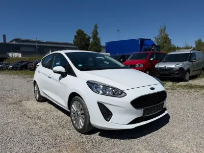 Używany Ford Fiesta Trend 71 KM (52 kW) 2018 Biały Hatchback