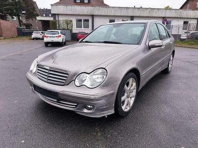 Usata Mercedes C220 Elegance 150 CV (110 kW) 2006 Marrone Berlina