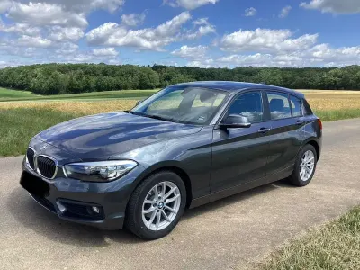Gebraucht BMW 118 Advantage 136 PS (100 kW) 2019 Grau Kleinwagen