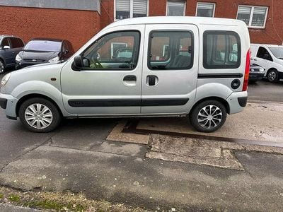 Grau Gebraucht 2003 Renault Kangoo Privilege Limousine | 2.480 € (Fairer Preis)
