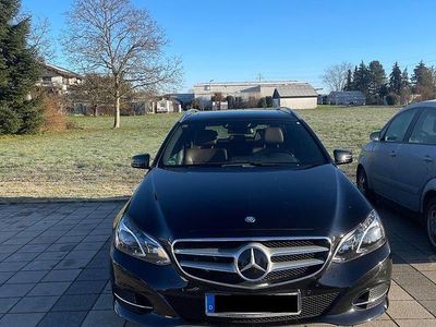 Gebraucht Mercedes E300 231 PS (169 kW) 2014 Schwarz Kombi