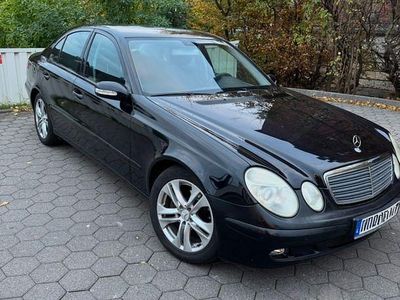 Gebraucht Mercedes E220 Classic 150 PS (110 kW) 2005 Schwarz Limousine
