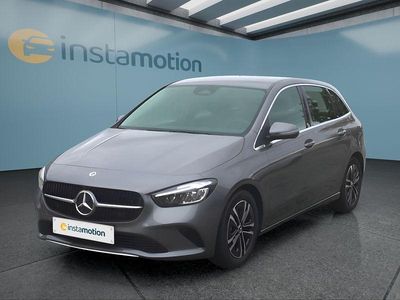 Grau Gebraucht 2024 Mercedes B180 Van / Kleinbus | 28.999 € (Fairer Preis)