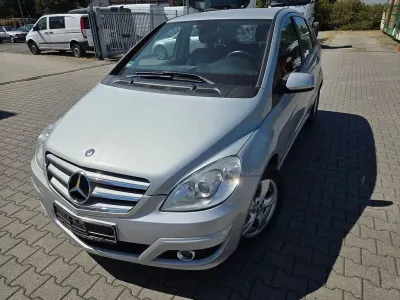 Gebraucht Mercedes B170 116 PS (85 kW) 2009 Silber Van / Kleinbus