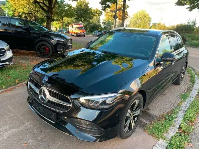 Używany Mercedes C220 Avantgarde 200 KM (147 kW) 2023 Czarny Kombi