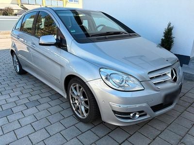 Mercedes B200