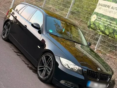 Gebraucht BMW 320 177 PS (130 kW) 2007 Schwarz Kombi
