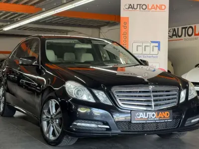 Gebraucht Mercedes E250 204 PS (150 kW) 2011 Schwarz Limousine