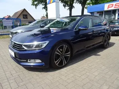 Gebraucht VW Passat Comfortline 150 PS (110 kW) 2017 Blau Kombi