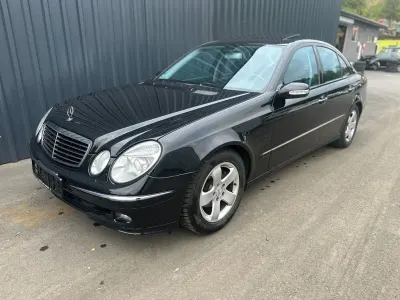 Gebraucht Mercedes E220 150 PS (110 kW) 2006 Obsidianschwarz Limousine