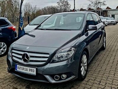 Gebraucht Mercedes B180 122 PS (89 kW) 2013 Grau Van / Kleinbus