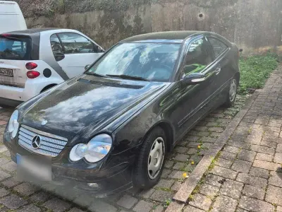 Gebraucht Mercedes C160 122 PS (89 kW) 2005 Schwarz Coupé