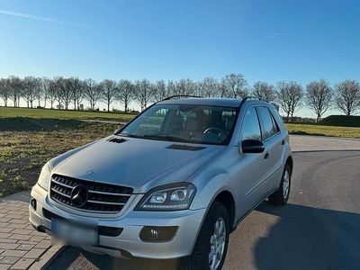 Gebraucht Mercedes ML350 272 PS (200 kW) 2007 Grau SUV