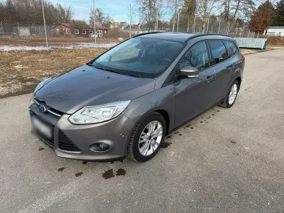 Gebraucht Ford Focus Titanium 116 PS (85 kW) 2012 Silber Kombi