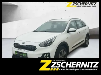Używany Kia Niro Vision 141 KM (103 kW) 2020 Biały SUV