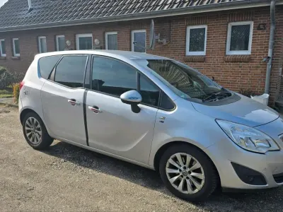 Używany Opel Meriva 110 KM (80 kW) 2012 Srebrny Minivan