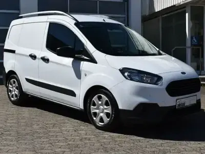 Gebraucht Ford Transit Courier Trend 75 PS (55 kW) 2020 Weiß Van