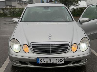 Second-hand Mercedes E220 Classic 150 CP (110 kW) 2004 Argintiu Berlinǎ