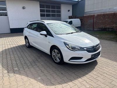 Gebraucht Opel Astra Edition 136 PS (100 kW) 2017 Weiß Kombi