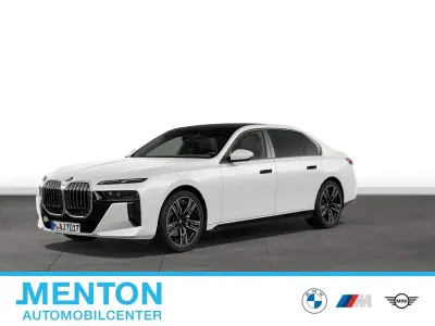 Gebraucht BMW 740 299 PS (219 kW) 2025 Weiß Limousine