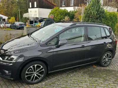 Używany VW Golf Sportsvan Allstar 125 KM (91 kW) 2016 Szary Minivan