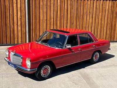 Second-hand Mercedes 200/8 95 CP (69 kW) 1973 Roșu Berlinǎ