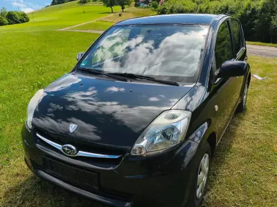 Gebraucht Subaru Justy 51 PS (37 kW) 2010 Schwarz Kleinwagen