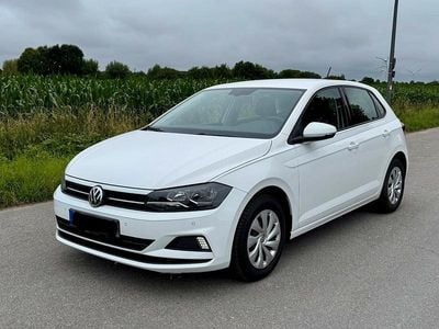 Second-hand VW Polo 65 CP (47 kW) 2018 Alb Hatchback