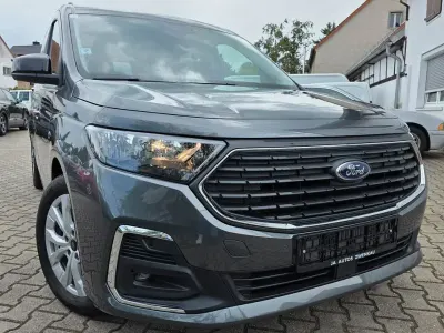 Gebraucht Ford Grand Tourneo Connect Titanium 122 PS (89 kW) 2024 Grau Van / Kleinbus