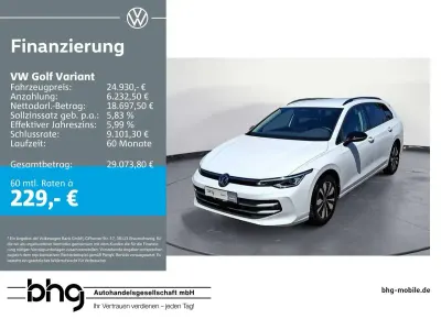 Gebraucht VW Golf VIII Life 150 PS (110 kW) 2025 Pure white Kombi