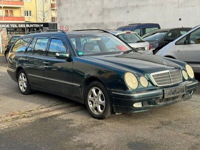 Mercedes E200