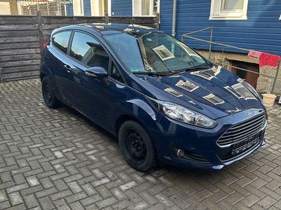Gebraucht Ford Fiesta Trend 60 PS (44 kW) 2014 Blau Kleinwagen