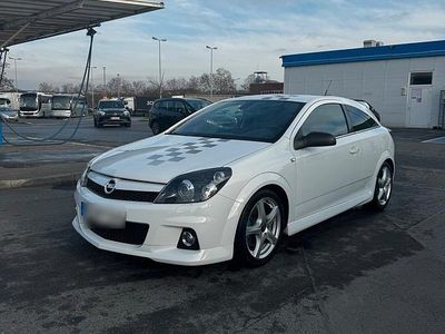Gebraucht Opel Astra Edition 241 PS (177 kW) 2008 Weiß Coupé