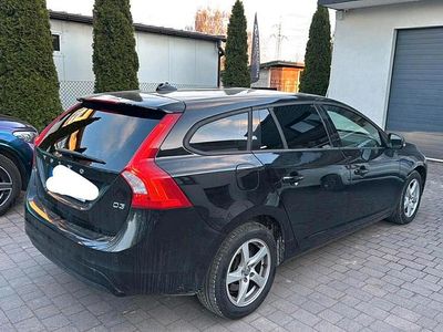 Gebraucht Volvo V60 150 PS (110 kW) 2016 Schwarz Kombi