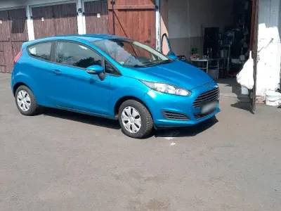 Gebraucht Ford Fiesta 59 PS (43 kW) 2014 Blau Kleinwagen