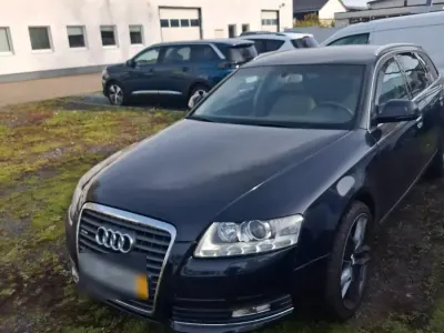 Gebraucht Audi A6 220 PS (161 kW) 2010 Blau Kombi