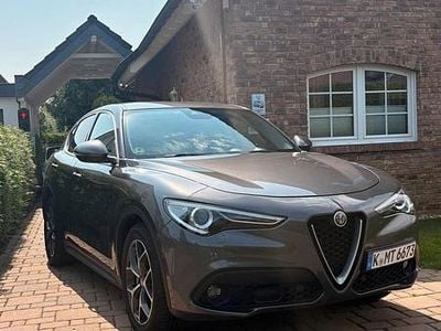 Gebraucht Alfa Romeo Stelvio 179 PS (131 kW) 2018 Grau SUV