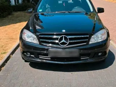 Gebraucht Mercedes C180 156 PS (114 kW) 2010 Schwarz Limousine